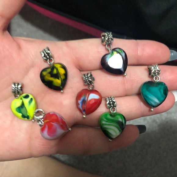 45 pcs heart ♥️ charms - Picture 2 of 3